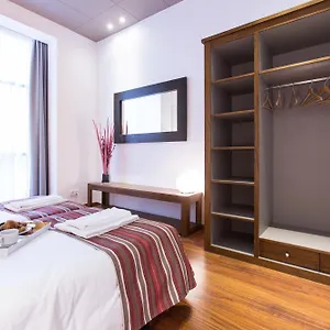 https://serennia-apartamentos-ramblas-placa-catalunya.catalonia-hotels.com