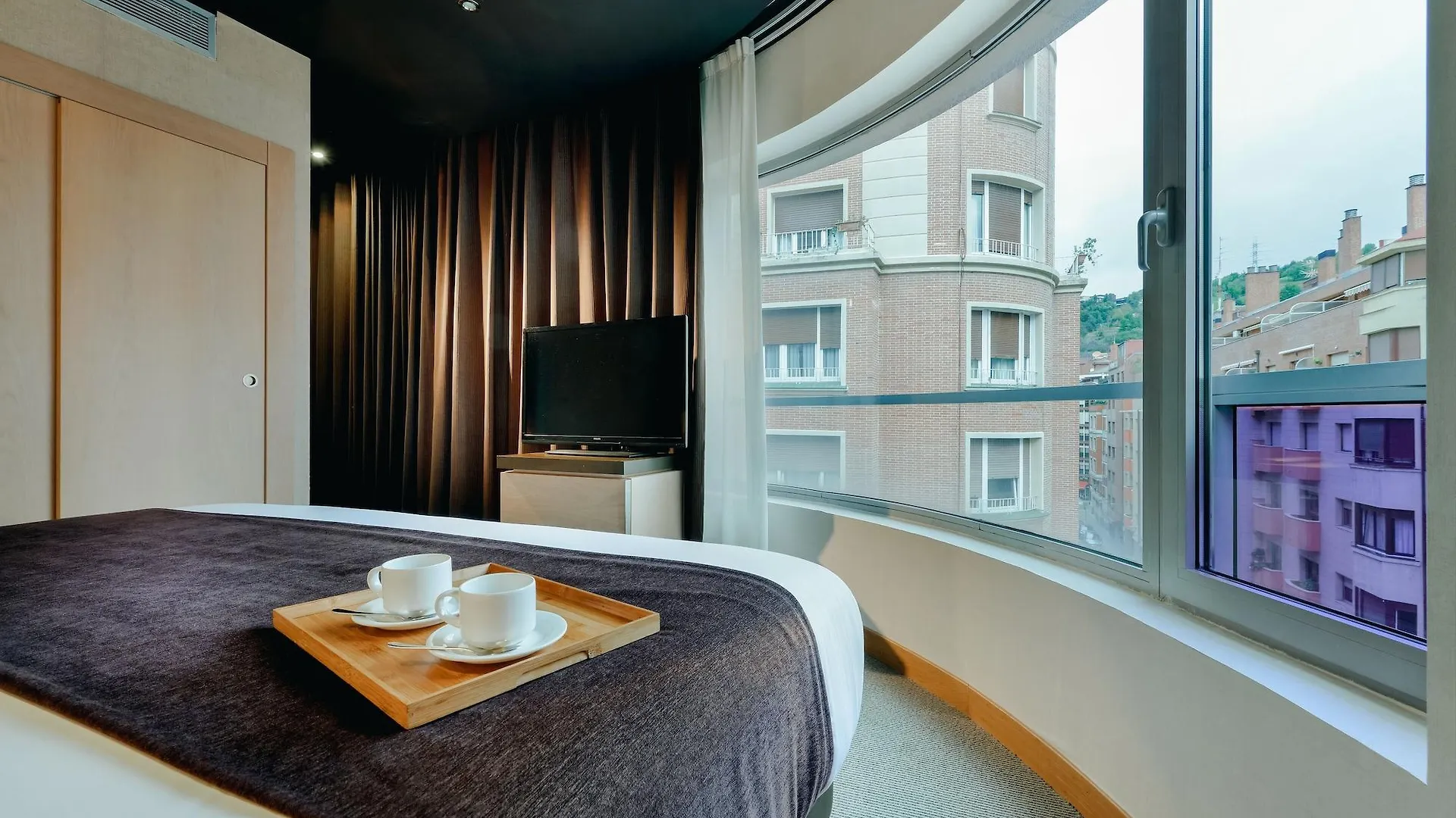 Hotel Hesperia Bilbao 4*,